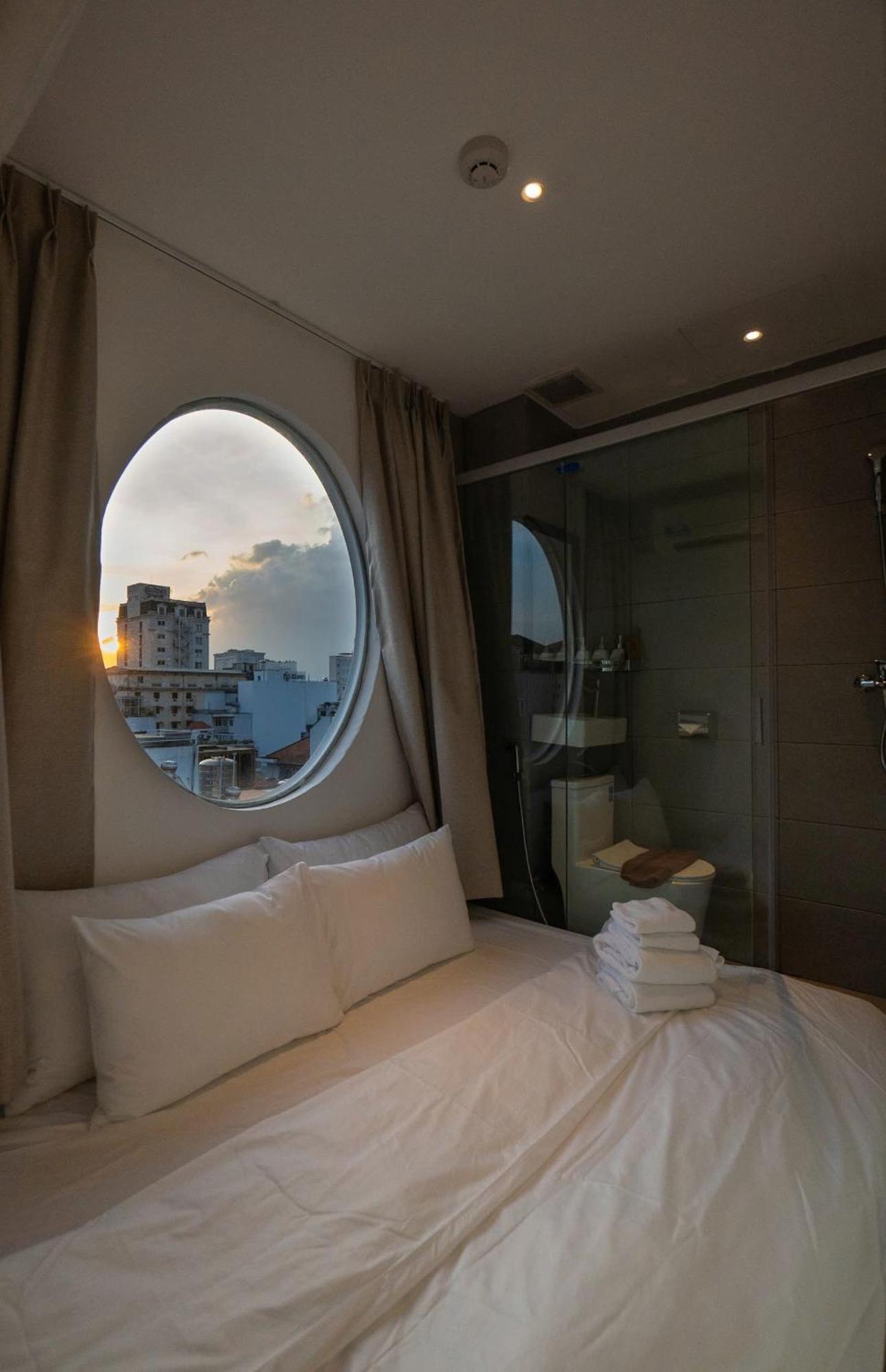 Nexus Hidden Sky Love hotel